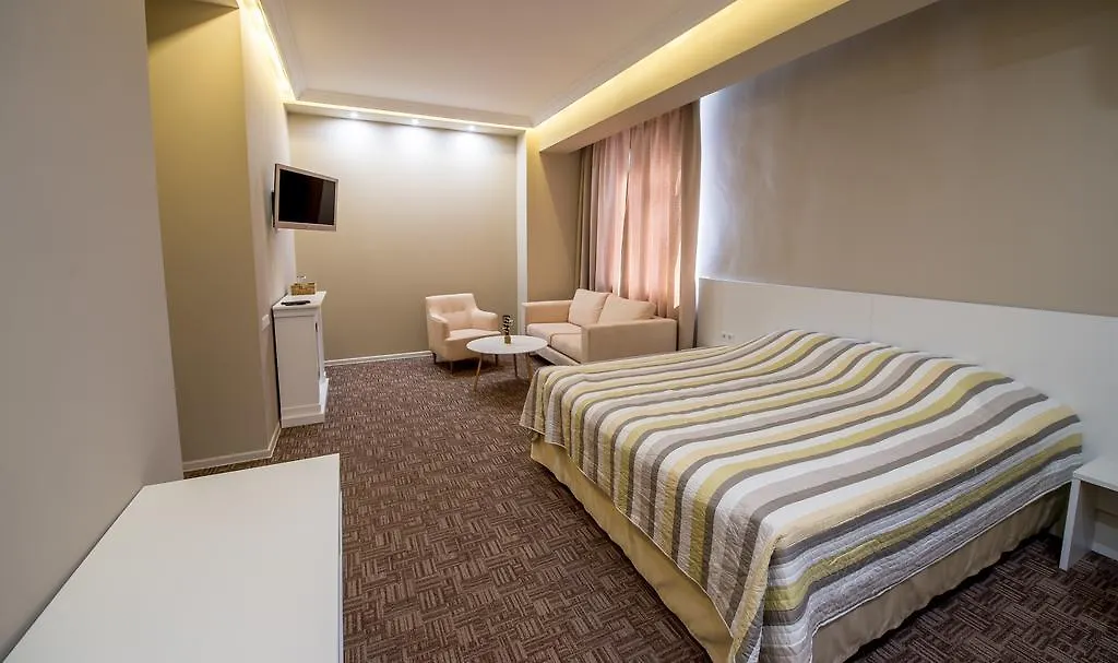 Light Hotel & Hub 키예프